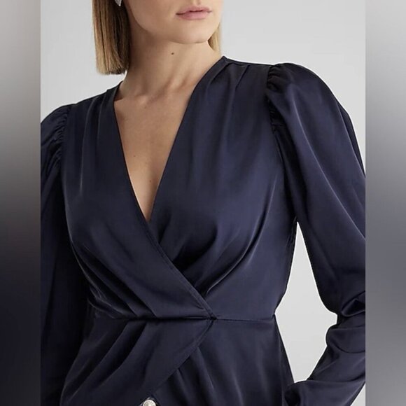 Express Women's Satin Top Size XS Navy Puff Shoulder Draped Faux Wrap NWT $58 - Picture 3 of 16